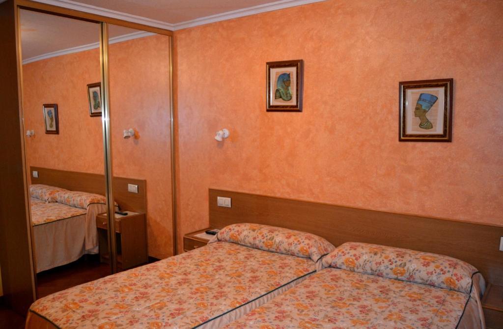 Hostal Residencia Bahia Laxe Εξωτερικό φωτογραφία