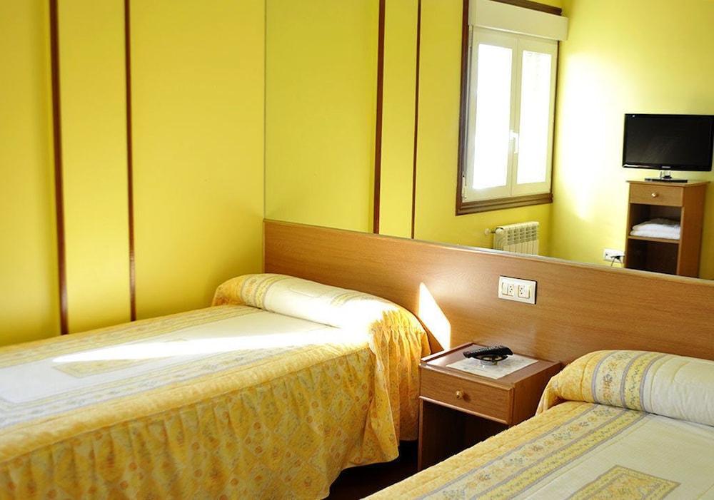 Hostal Residencia Bahia Laxe Εξωτερικό φωτογραφία